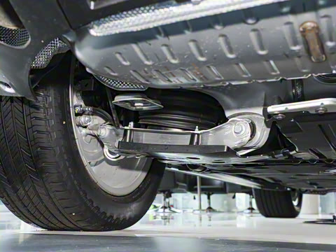 2025�� 3.0 L6 360PS ʢ����