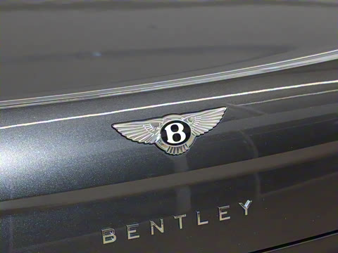 2026�� 4.0T V8 Mulliner