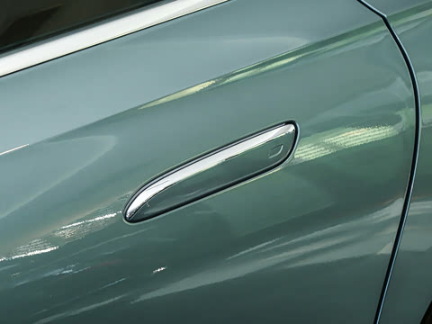 2026�� �Ŀ� E 300 L ������