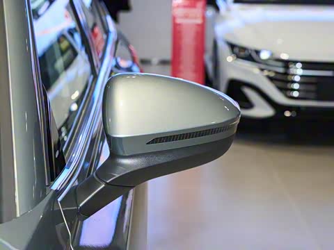 2026�� L 300TSI DSG ��Ӣ��