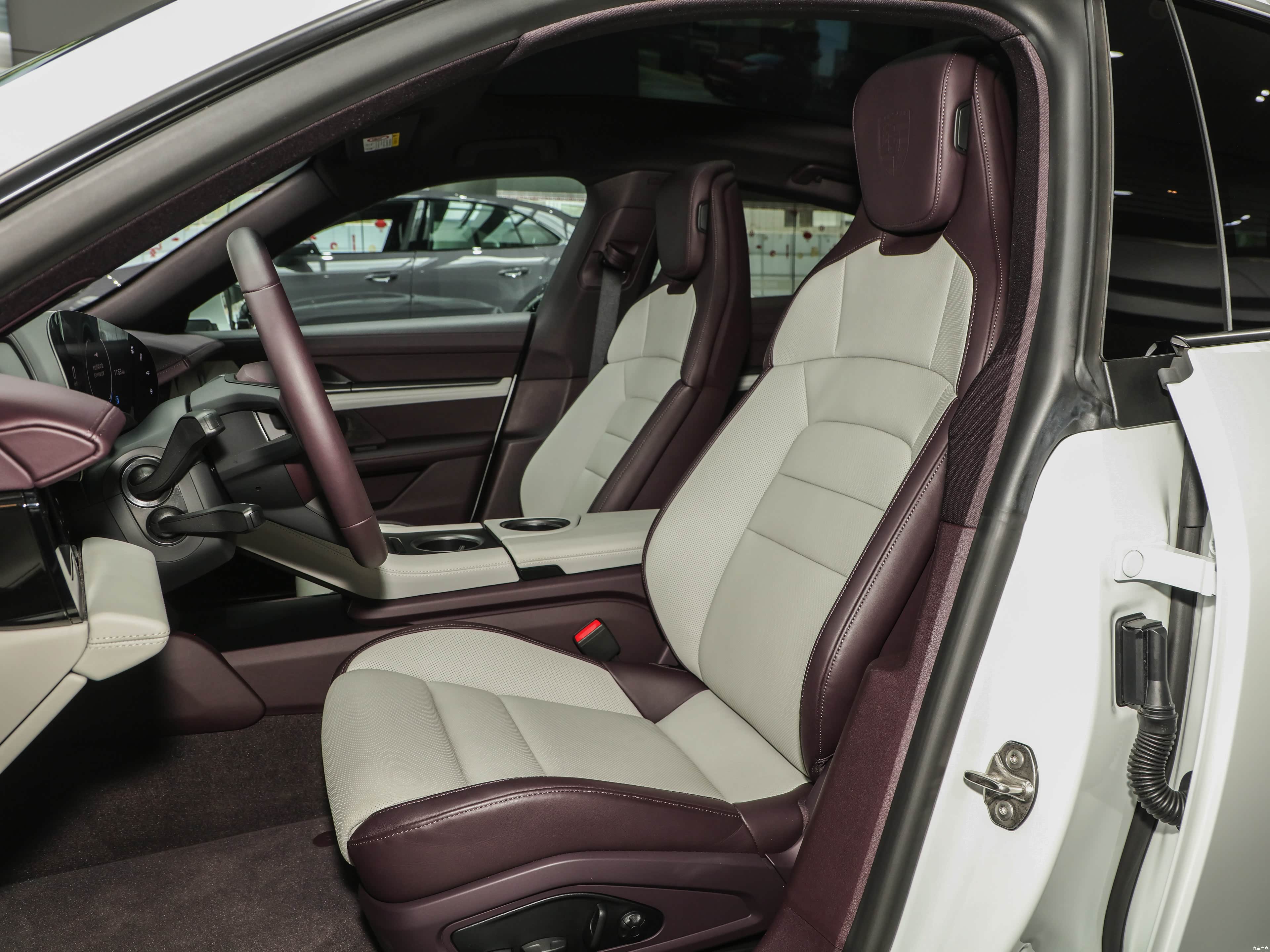 Porsche Taycan, миниатюра 22