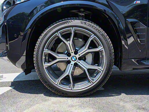 2025�� xDrive 30Li ������M�˶���ҹ��װ