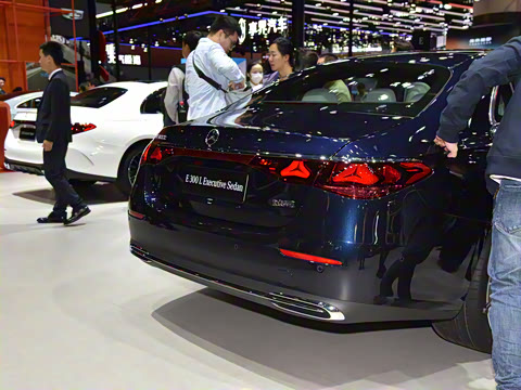 2026�� E 300 L �����