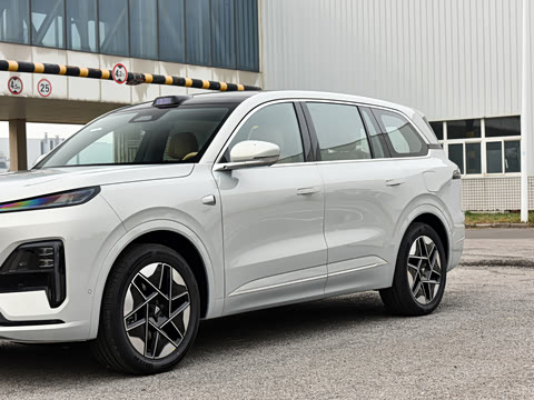 2025�� ����Ultra+����������