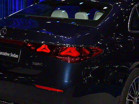 2026�� E 300 L ������