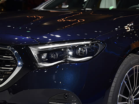 2026�� E 300 L ������