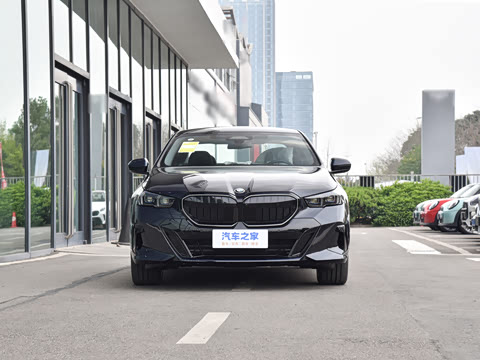 2026�� �Ŀ� 530Li ������ M�˶���װ