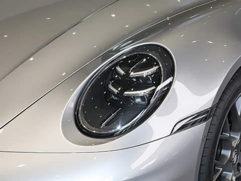 2026�� Carrera 3.0T