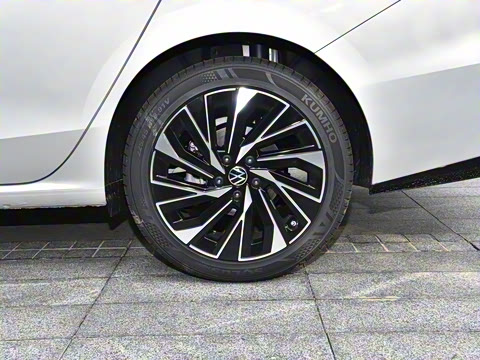 2026�� L 300TSI DSG ������