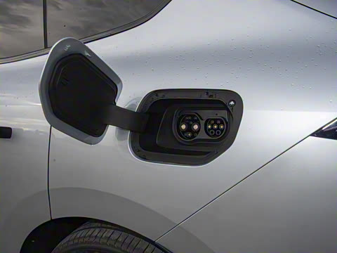 2025�� 670 Max��