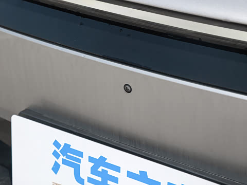 2025�� 820 Max