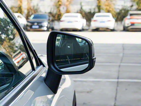 2026�� 2.0L ����������