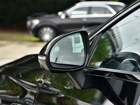 2026�� �Ŀ� AMG CLE 53 4MATIC+ ���ܳ�