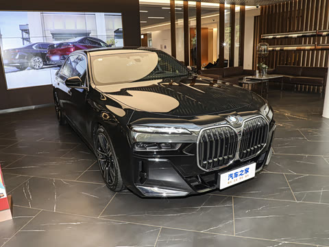 2026�� 740Li ������ M�˶���װ