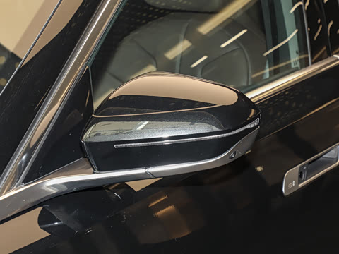 2026�� 740Li ������ M�˶���װ