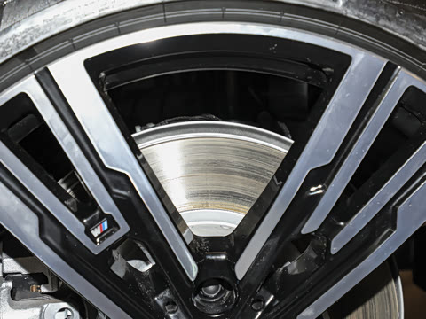 2026�� 740Li ������ M�˶���װ