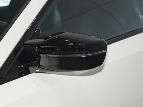 2026�� M240i xDrive