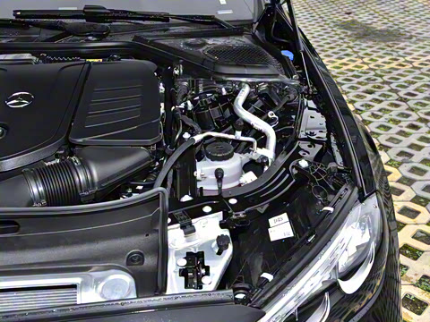 2026�� E 300 L �����˶���