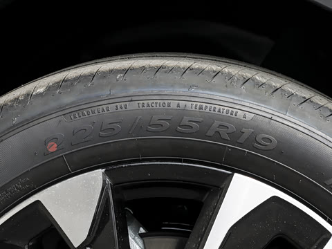 2026�� 2.5L ���а�