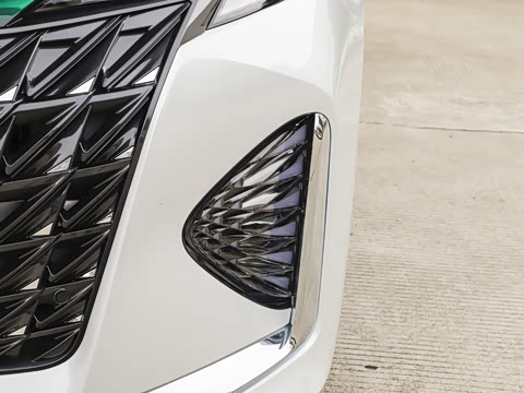 2026�� 2.5L ����׿��318��