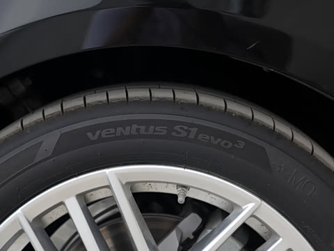 2026�� �Ŀ� 525Li ������װ