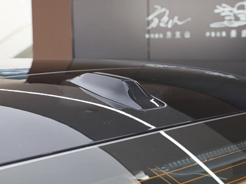 2026�� 735Li ������װ