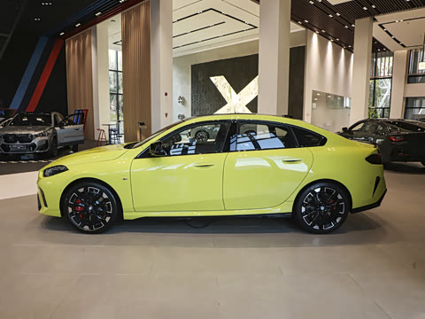 2026�� M235L