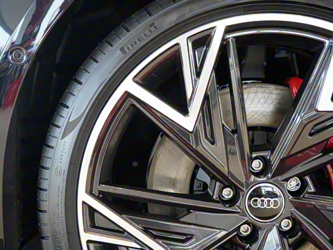 2025�� 55 TFSI quattro ����ʿ��