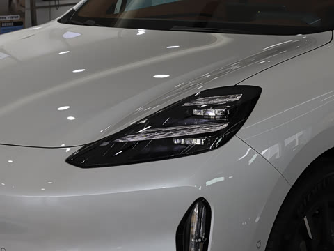 2025�� 825 Max��