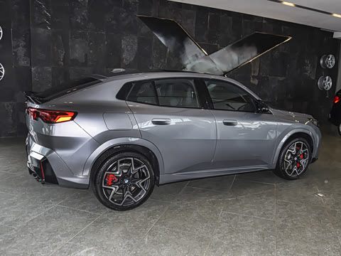 2026�� M35i