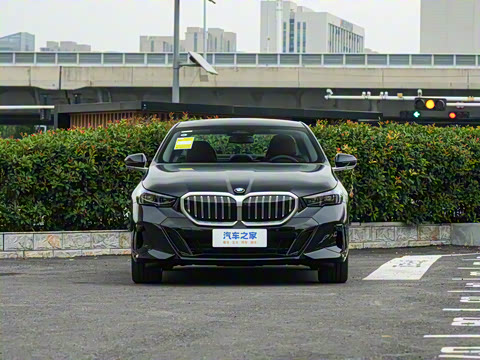 2026�� 530Li ������ M�˶���װ