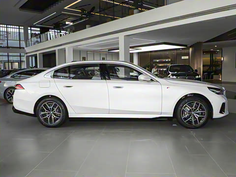 2026�� eDrive 35L M�˶���װ