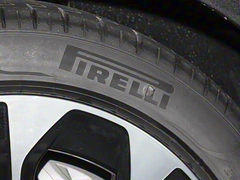 2025�� �Ŀ� E 300 L ������