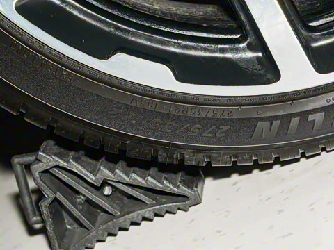 2025�� 702 ������ Ultra