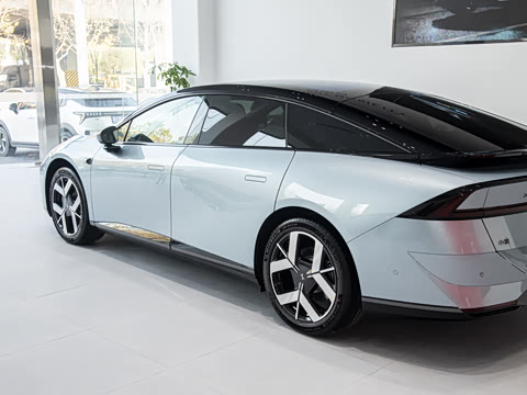 2026�� ���� 725 Max �콢��