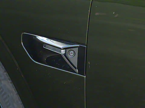 2025�� 240����Ultra�˶���