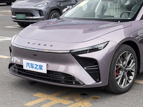 2027�� ���� 302 Max�����״��