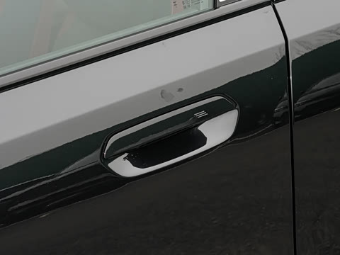 2026�� �Ŀ� 530Li ������ M�˶���װ