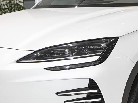 2025�� EV �Ǽݰ� 520km �캽��