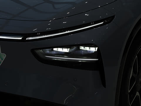 2026�� ���� 702 Max �콢��