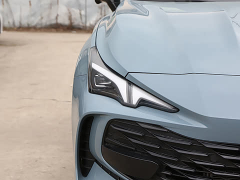 2026�� 2.0T 405 AT������