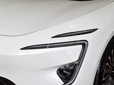 2025�� �Ŀ� Max���̰�