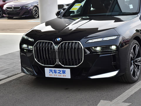 2026�� 740Li ������ M�˶���װ