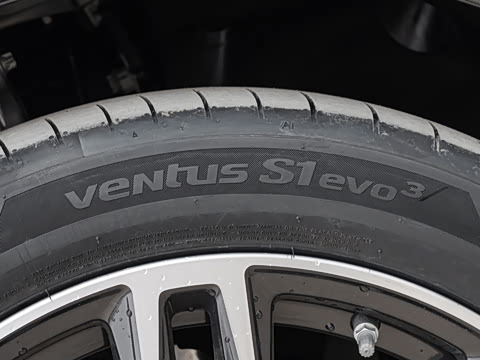 2026�� �Ŀ� 525Li M�˶���װ