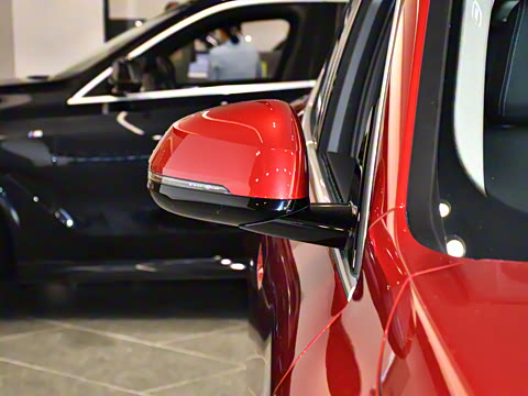 2025�� sDrive25i M�˶���װ