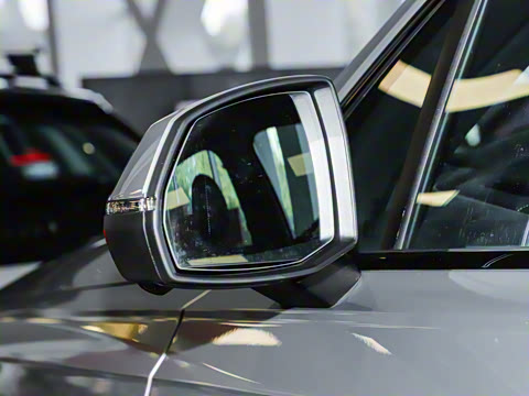 2025�� 55 TFSI quattro S line�����