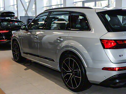 2025�� 55 TFSI quattro S line�����