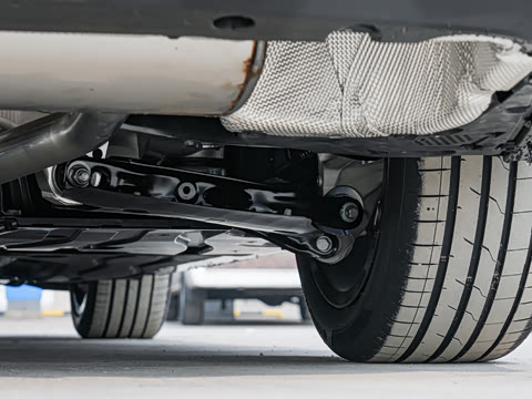 2026�� �Ŀ� 525Li M�˶���װ