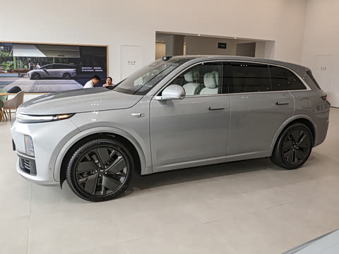 2025�� Pro ���ܻ��°�