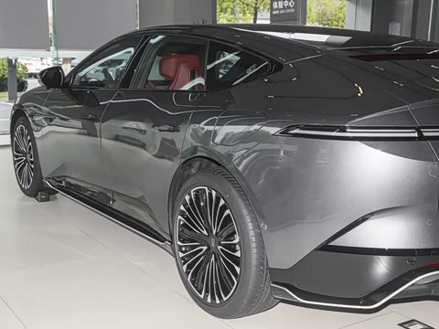 2025�� �Ŀ� Max�����